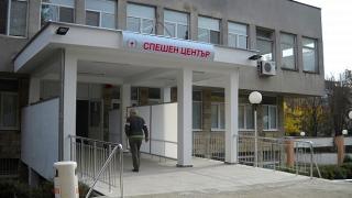 Само в БЛИЦ: Един сантиметър делял от смъртта наръгания от клането в Дългопол!