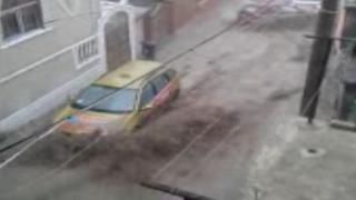 Ексклузивно в БЛИЦ: Неизлъчвано ВИДЕО от потопа във Варна!