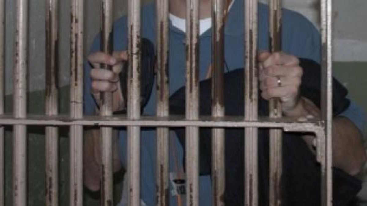 Баща хвърлен за 6 месеца в затвора заради издръжка