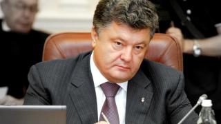 Порошенко сам реже пълномощията си в проект за нова конституция