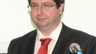 Петър Чобанов: Тази година ще похарчим с 8,8 млрд. лева повече, отколкото ще съберем