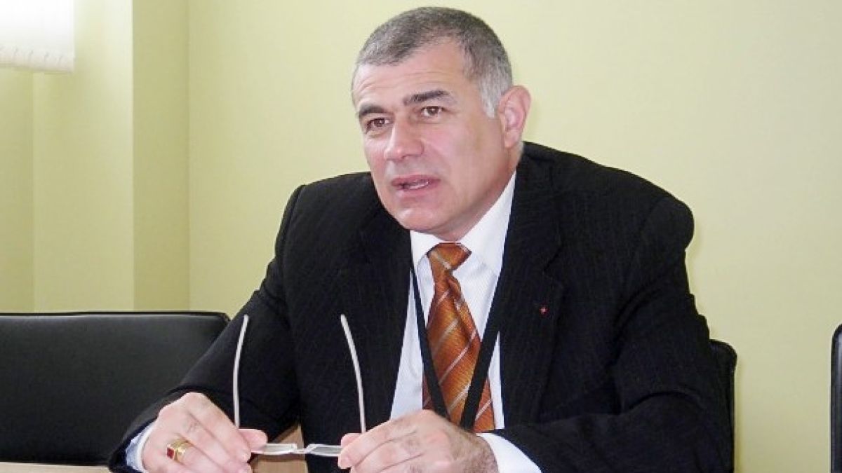 Социалният министър каза как ще се компенсират хората с ниски пенсии