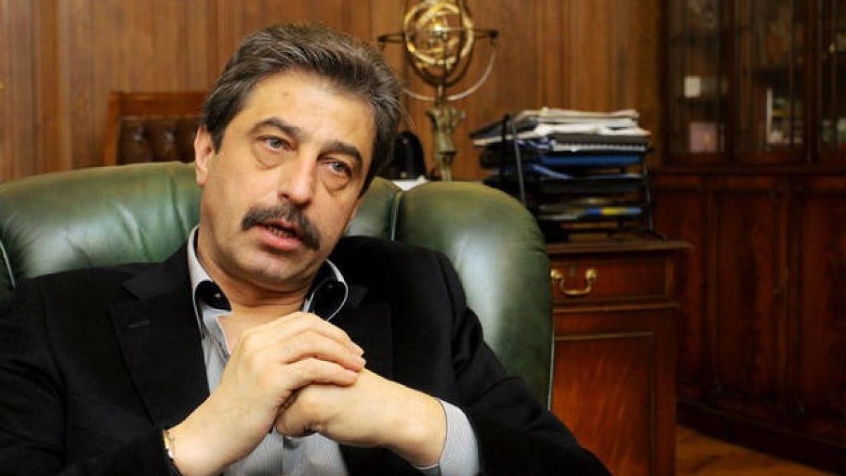 Цветан Василев се нахвърли върху "господин гуверньора"