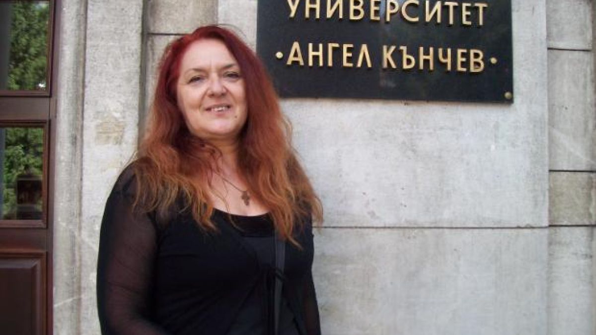 Най-възрастната студентка в Русе завърши с пълно шест