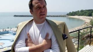 Мистерия: Бели рози се появиха на гроба на Илия Павлов! Тялото му липсвало!