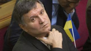 Арсен Аваков обвини Русия, че поразява с лазерно оръжие украинските граничари