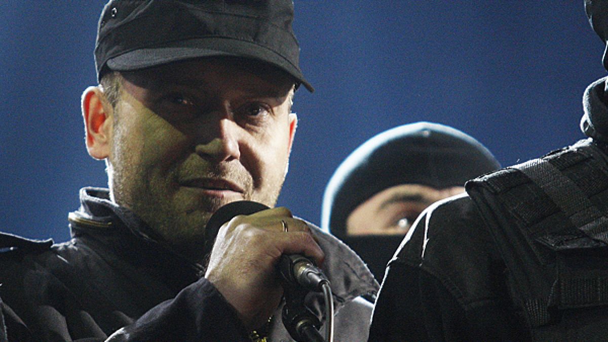 Лидерът на "Десен сектор" е ранен смъртоносно!