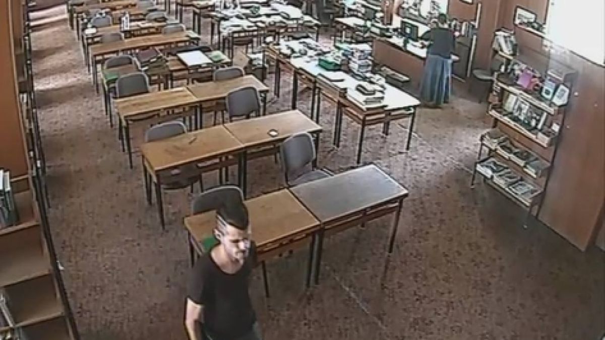 Наглец задигна лаптоп посред бял ден. Познавате ли го? (ВИДЕО)