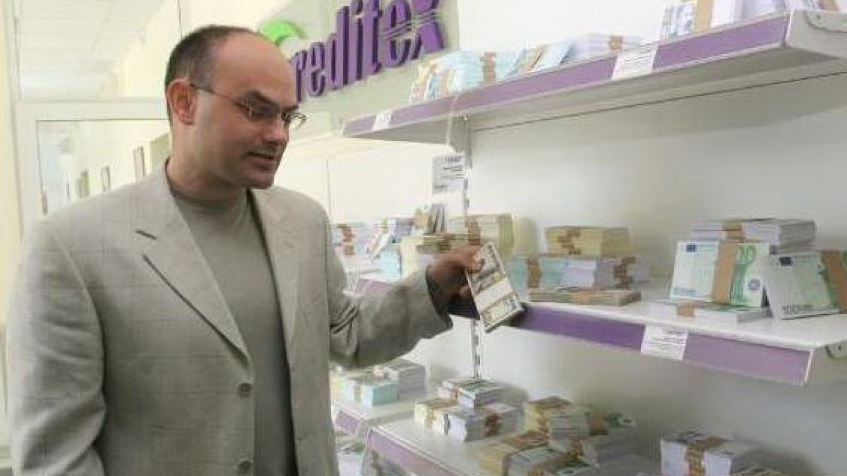 Героиня на "ШОУ" победи кредитни "акули"!