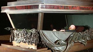 Изнесли тайно мумията на Ленин и я пратили в Сибир