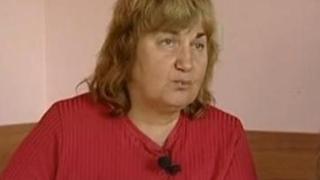 Близначките, родени от 52-годишна майка, станаха първокласници
