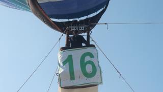 Посрещнаха с балон №16 Николай Цонев във Варна 