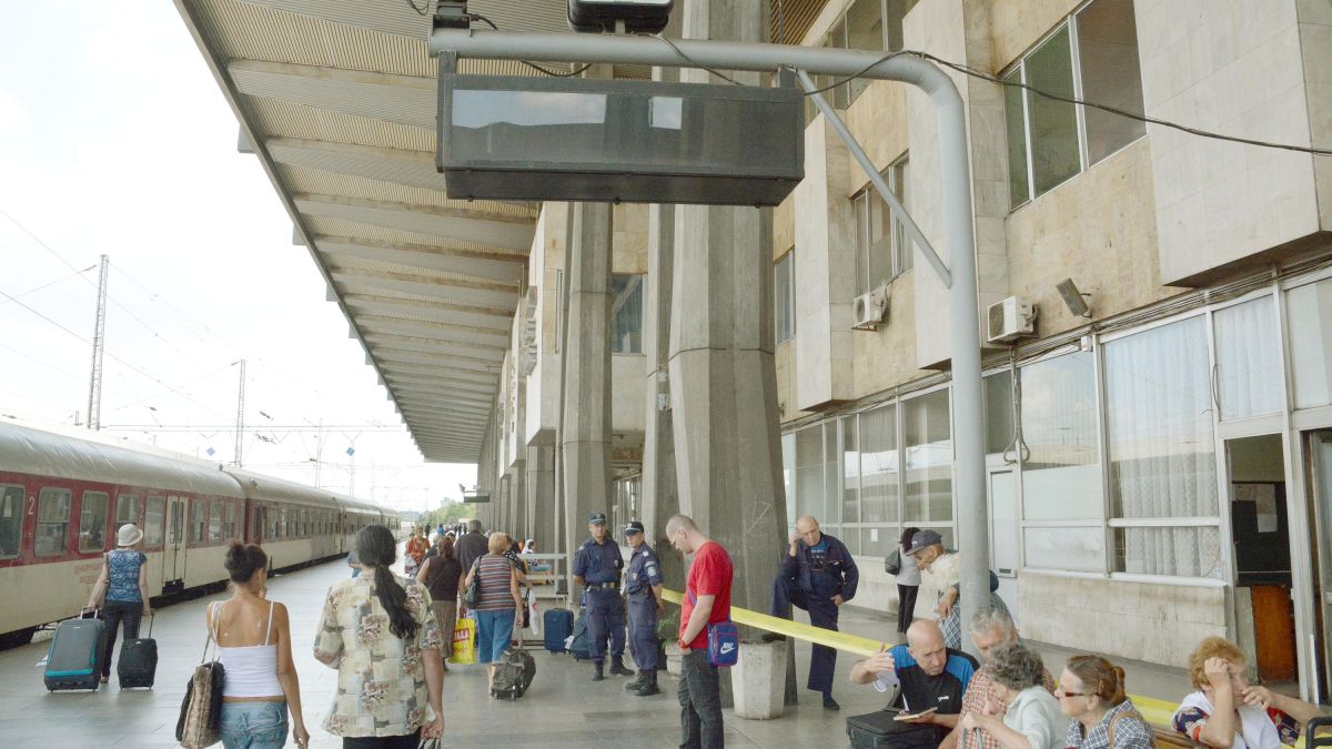 Закриват таксиметровата стоянка пред Централна гара