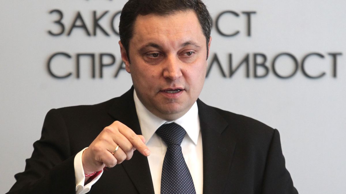 Семейството на Яне Янев изживя огромен кошмар заради пернишки автоджамбази