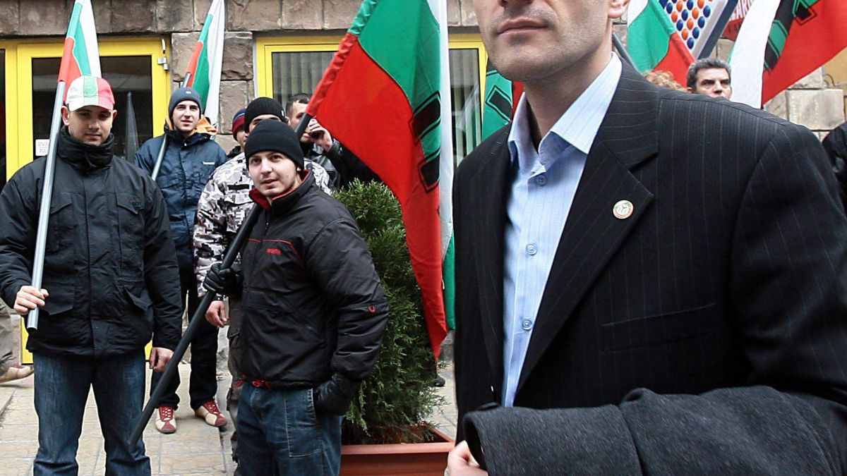 Ето как наказаха за Боян Расате за нахлуването в офис на ЛГБТ