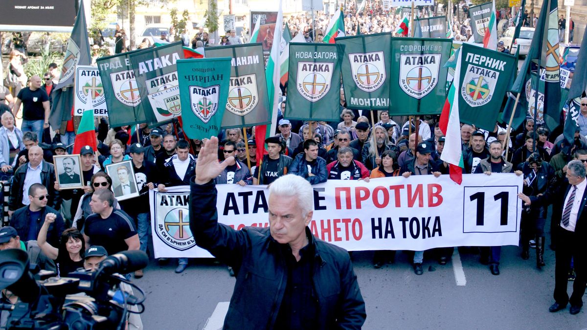 Волен поведе над 5000 на протест срещу поскъпването на тока