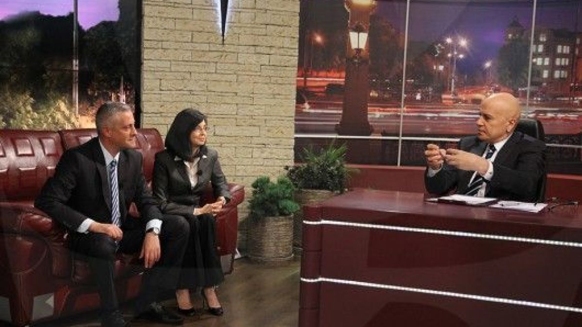 Кунева при Слави: Да не сте посмели да ме сравнявате със Сидеров!