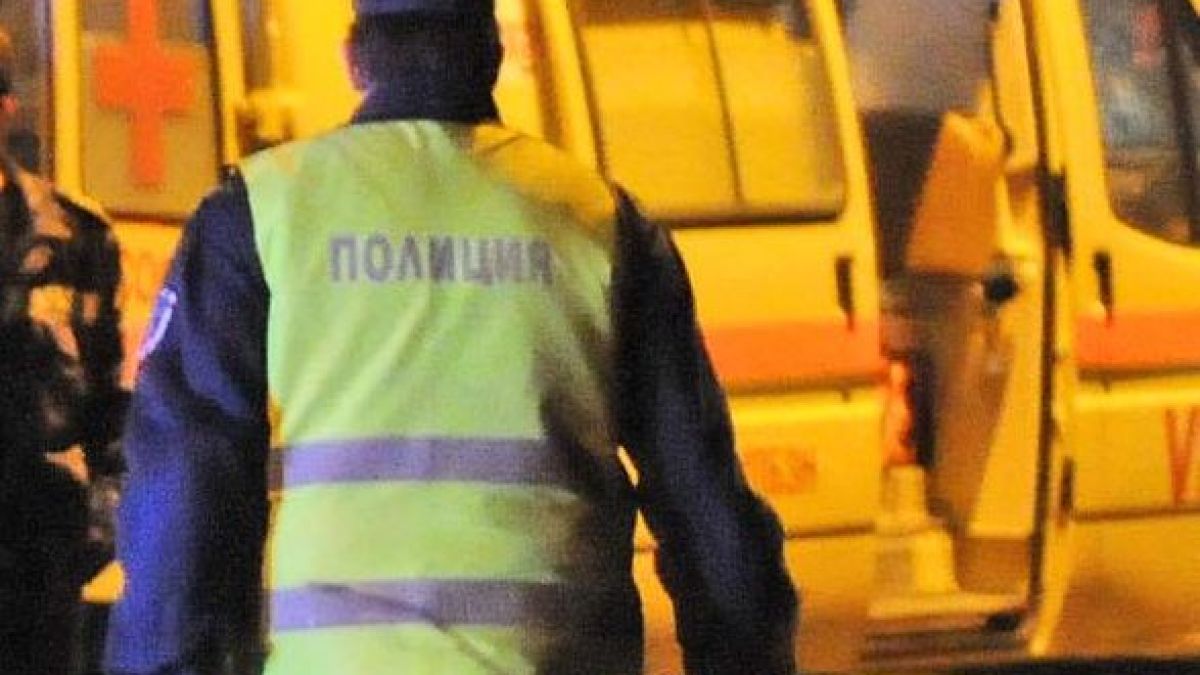 Първо в БЛИЦ: Кола на руското посолство катастрофира на "Раковски" и "Васил Левски"