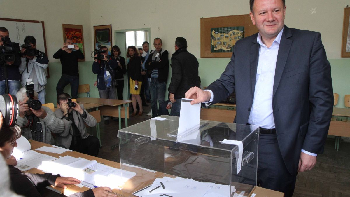 Михаил Миков: Гласувах за по-справедлива България (СНИМКИ)