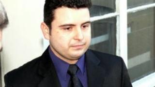 Активист на СДС, съден за убийство чака наказание и за измама