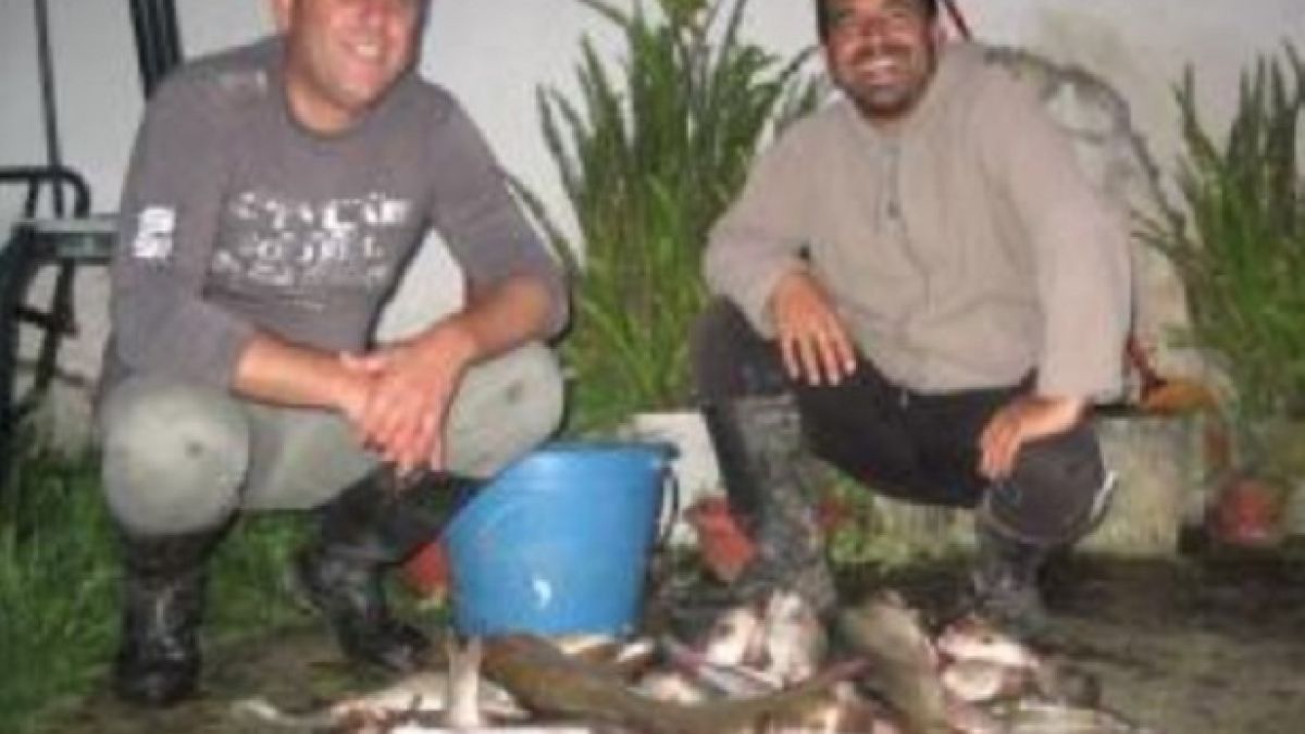 Двама се върнаха с 42 кила мрени и скобари от потайно място на Искър 