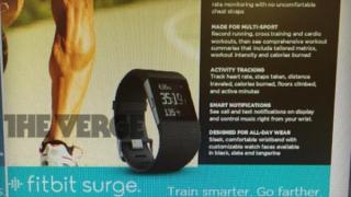 Умният часовник Fitbit Surge е с GPS