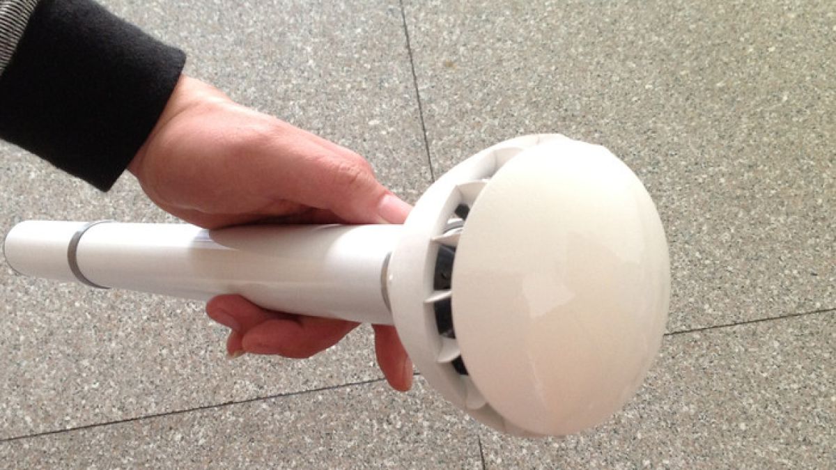 Чадърът Аir Umbrella използва въздух, за да ни пази от дъжд