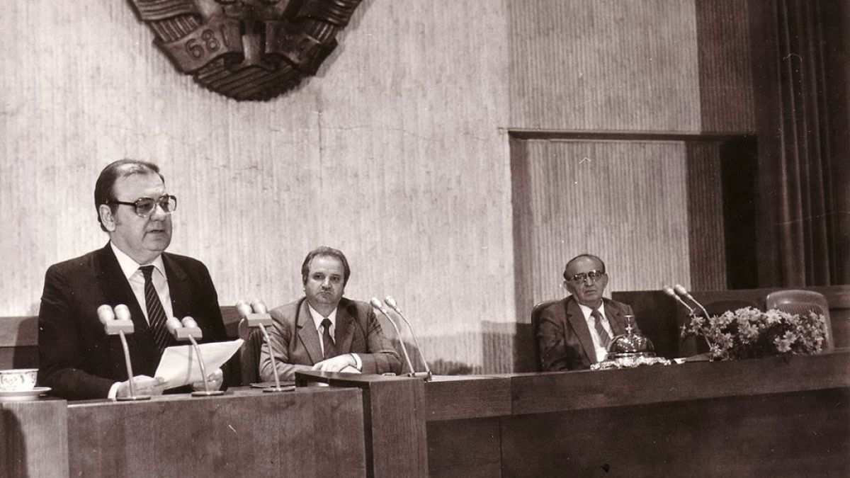 Какво се случи на 10 ноември 1989 г.