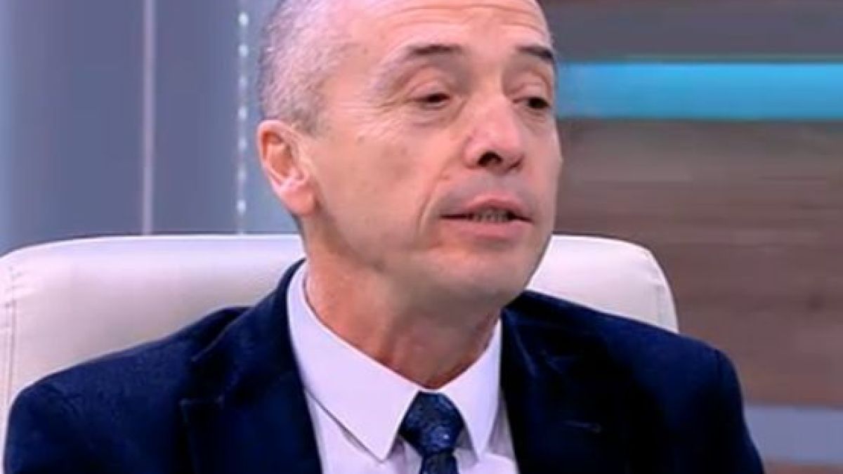 Доц. Мангъров посочи ваксината, която има един сериозен недостатък