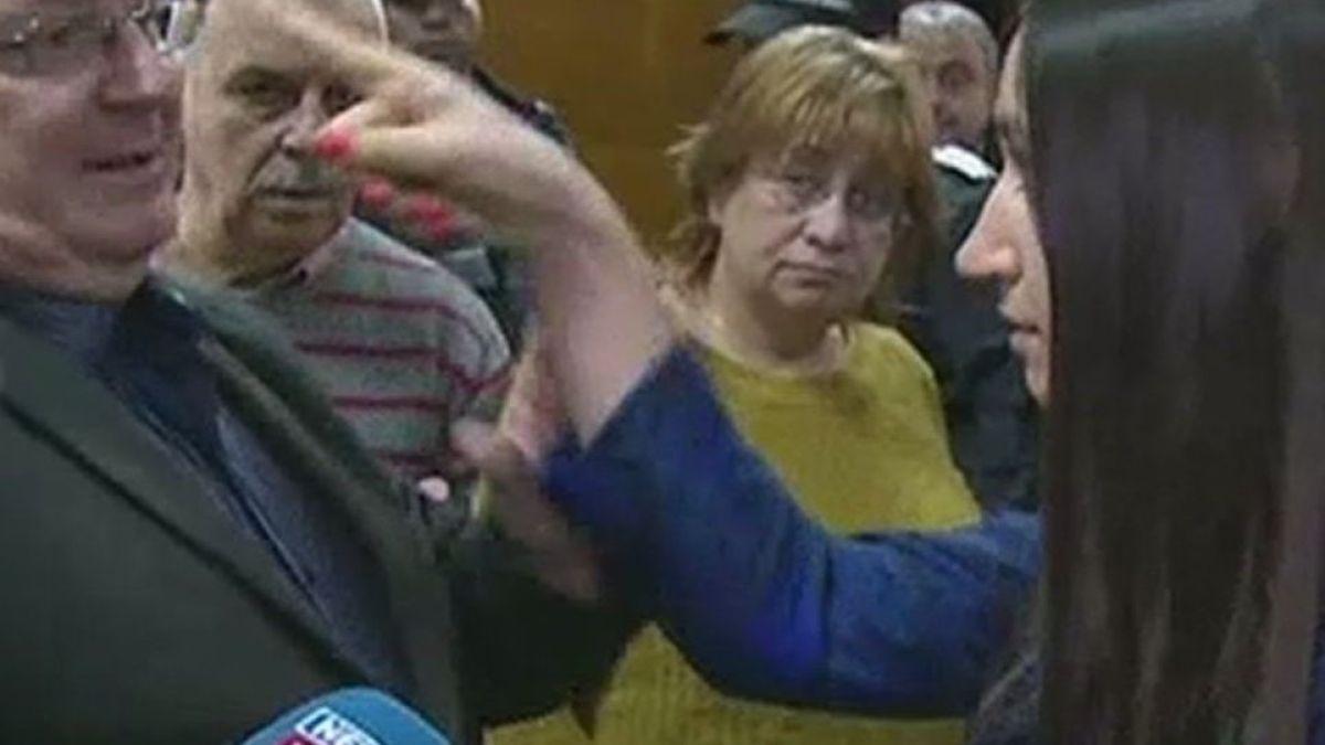 Уникално ВИДЕО: Свидетелка по делото "Паоло" посяга на адвокат, той отговаря със заплаха