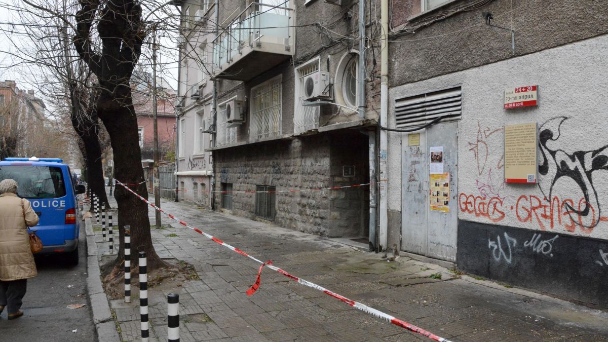 Мулатът Томи Мгуни е заклан и хвърлен от терасата от брат си заради дрога