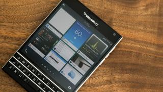 BlackBerry загърбва смартфоните
