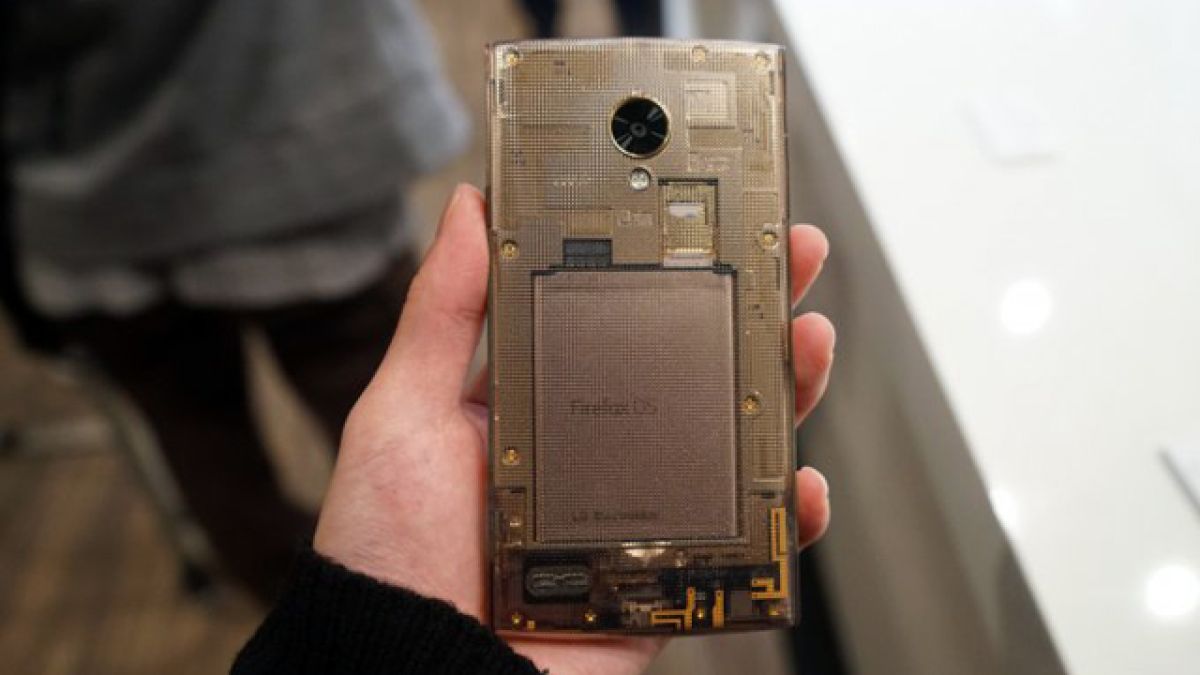 Прозрачен смартфон с Firefox OS (ВИДЕО)
