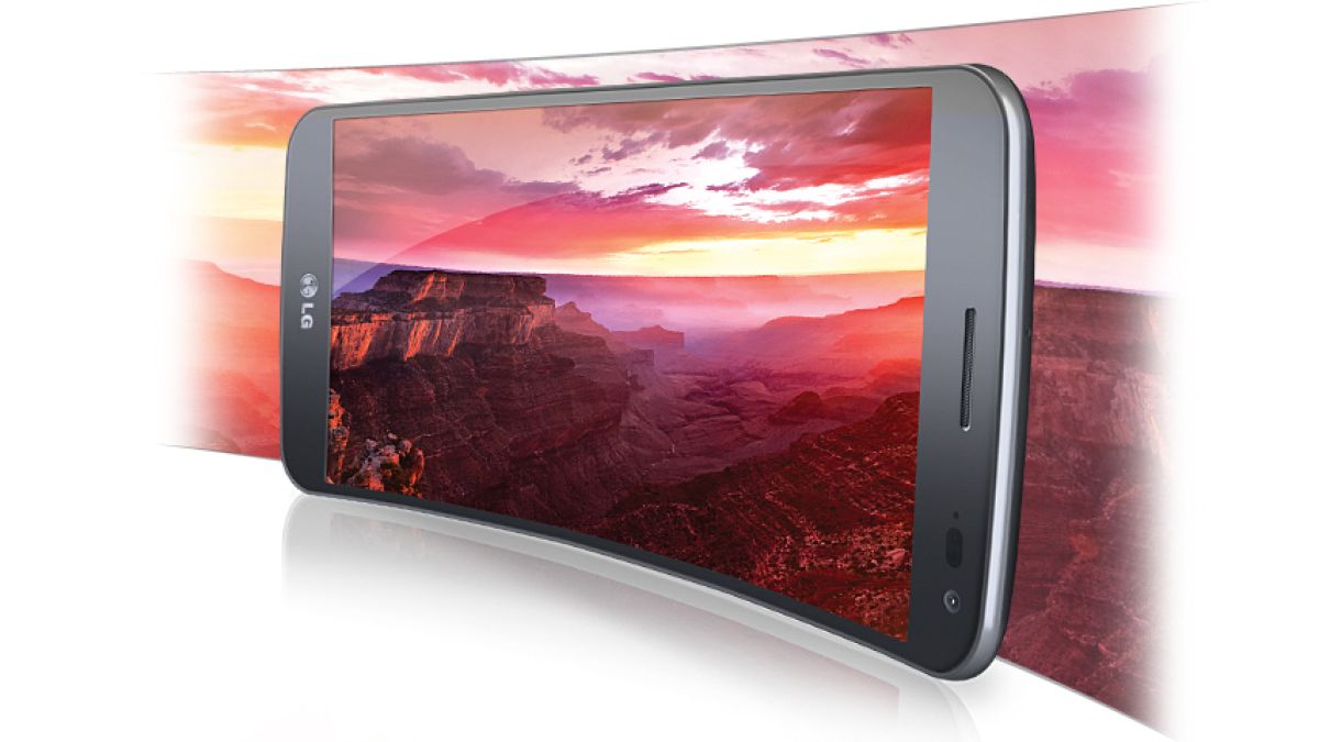 LG залага на G Flex 2 с извит дисплей 