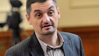 Кирил Добрев иска от министър Радев да се извини заради... 