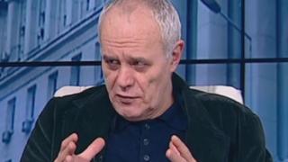 Скопският „Курир“: Политологът Андрей Райчев седи зад Зоран Заев и РСМ