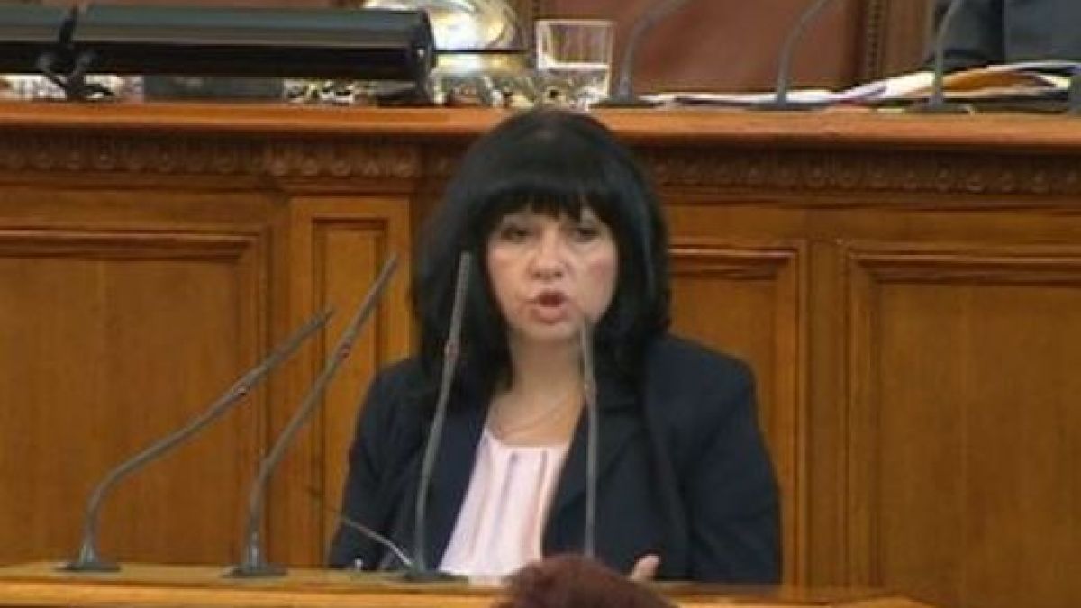 Теменужка Петкова срази БСП: Сигурно са още в землянките, за да им се привижда режим на тока!
