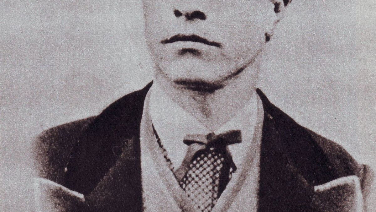 Пловдивчани изрисуваха Левски върху блок в Карлово, местните скочиха на бунт (СНИМКА)