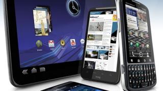 Motorola удря конкурентите с "по-умен" смартфон