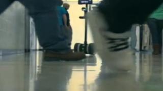 Ходещ таблет влезе в час (ВИДЕО)
