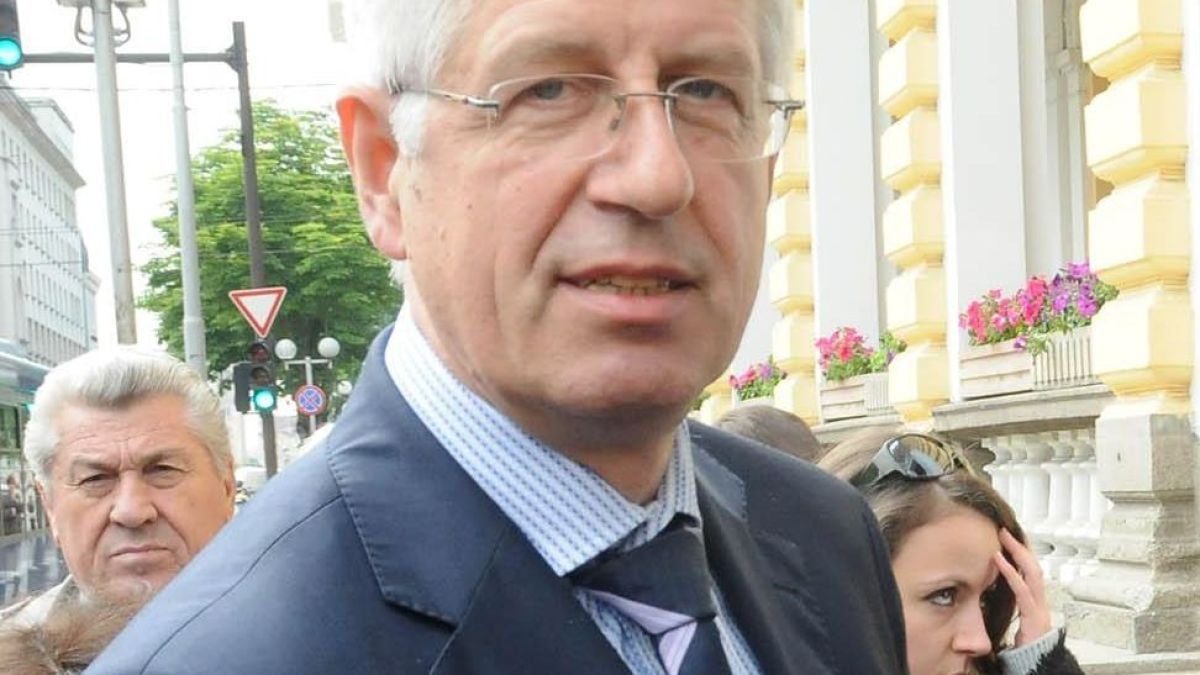 Темида подхваща Румен Овчаров за умишлена безстопанственост, причинила големи щети