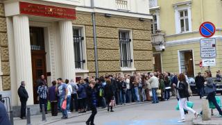 Повдигнаха обвинение на двама от квесторите от КТБ