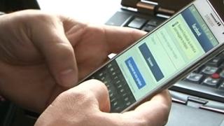 Една трета от смартфоните - незащитени, рискът за парите ни - огромен!