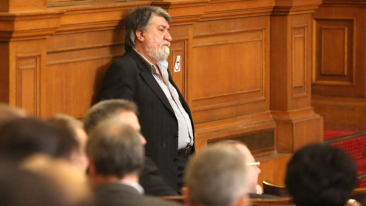 Вежди Рашидов захапа БСП: Ако нямате сили за плакати, поръчайте си, протестърите имат скъпи плакати