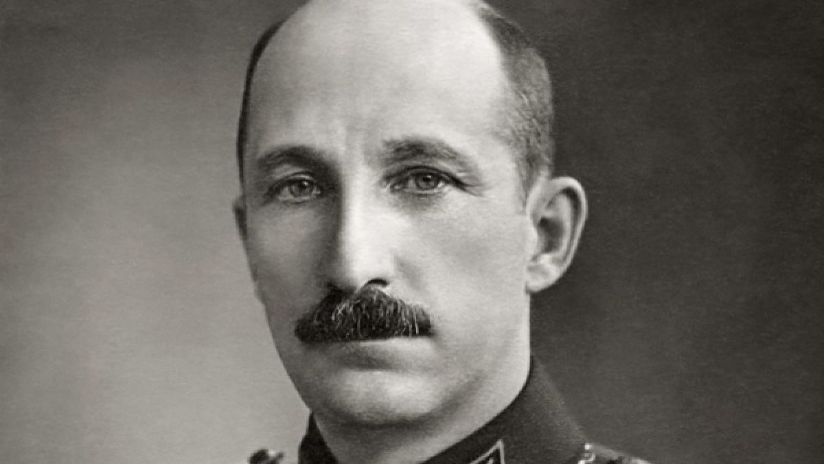 Само в БЛИЦ! Внучката на личния лекар на цар Борис III разкри истината за смъртта на владетеля (ДОКУМЕНТИ)