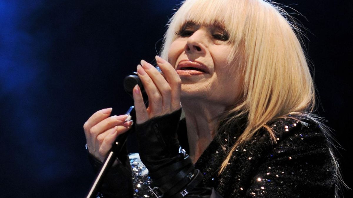 Касиерка на Плевенската филхармония се забърка в голям скандал с Лили Иванова! 