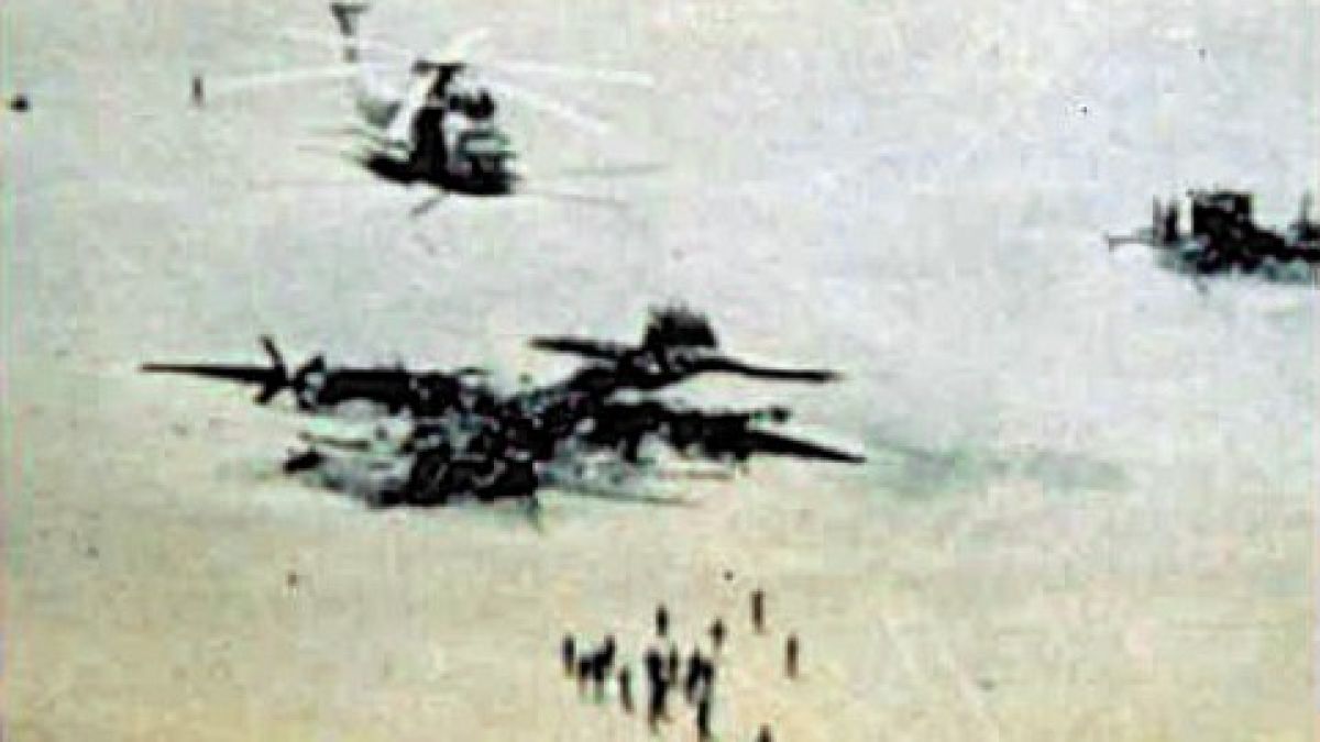 24.4.1980 г.: Започва операция „Орлов нокът” по освобождаването на 53 американски заложници в Техеран