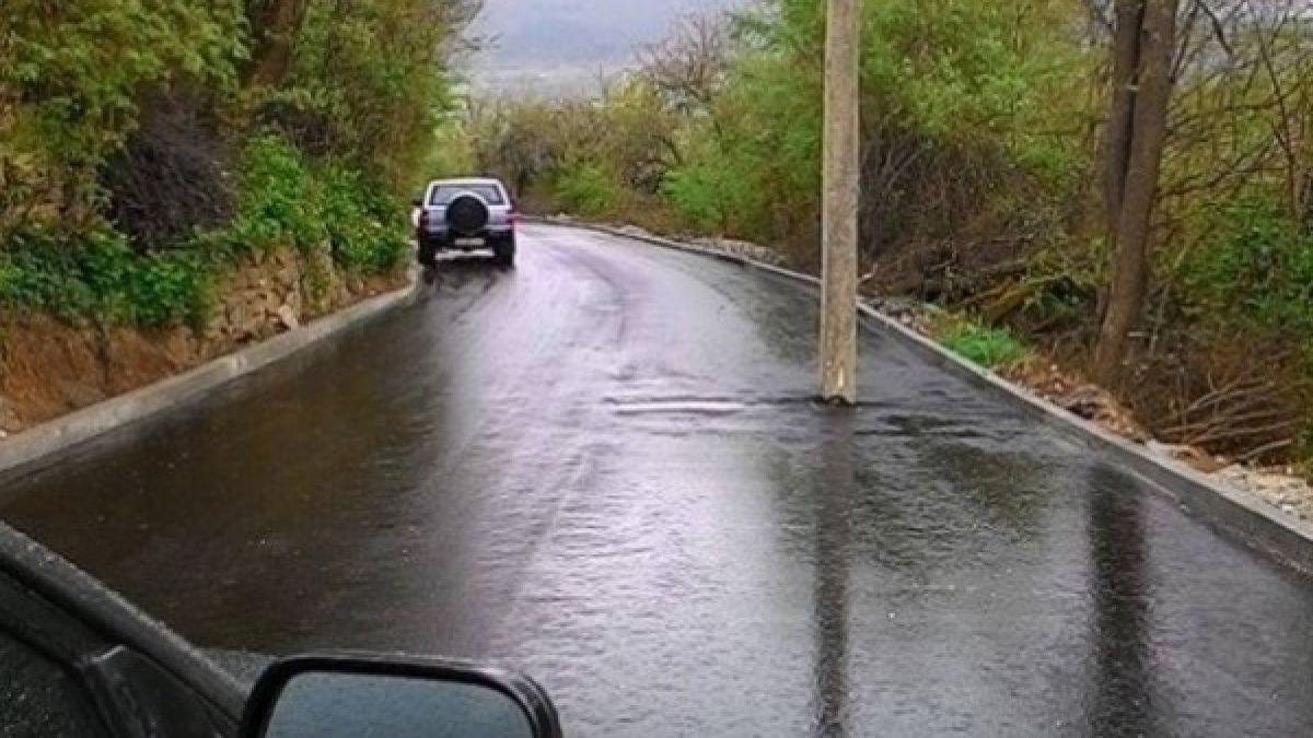 Дирек на пътя в Трънско взриви Фейсбук