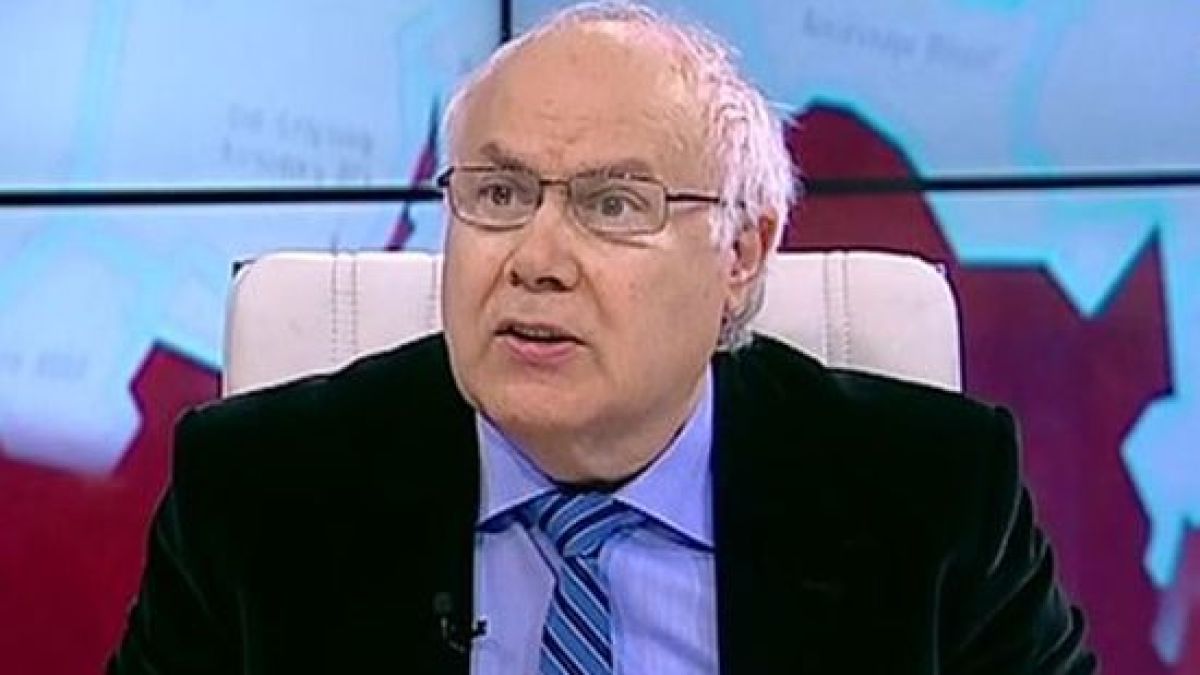 Костадин Чакъров: България да е 16-а република на СССР - това беше блъф на Тато