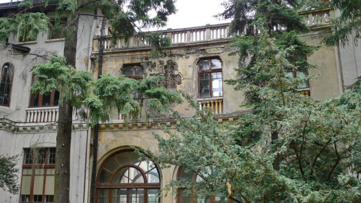 Царската фамилия иска милион и половина лева за подобрения  във “Врана”
